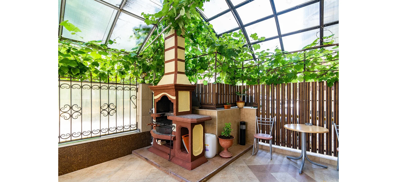 Отель «Лакис» 3