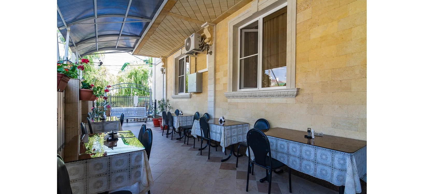 Отель «Лакис» 4