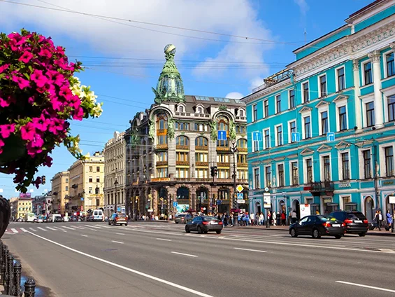 Невский проспект и Дом Зингера в Санкт-Петербурге